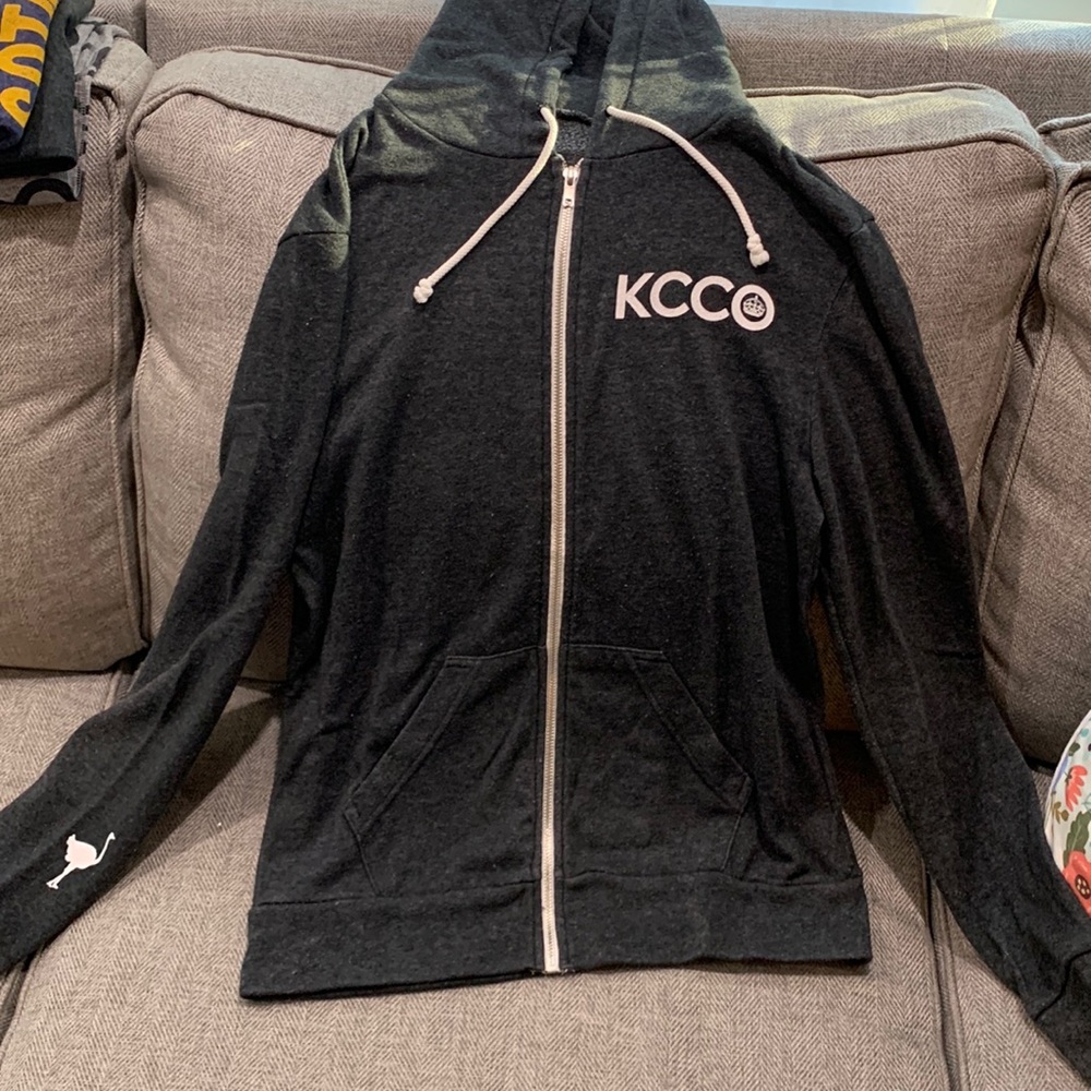 KCCO, the chive, women’s lightweight hooded zip-up, gray size M